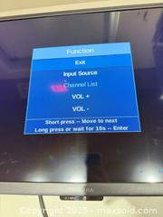 MaxSold Auction: Insignia 32-inch LED LCD TV NS-32D310NA21 - Warwick (Rhode Island, USA) SELLER MANAGED Reseller Online Auction - Warwick Avenue