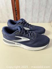 MaxSold Auction: Lot of 3 Men's Running/Athletic Shoes - Brooks & Skechers - Warwick (Rhode Island, USA) SELLER MANAGED Reseller Online Auction - Warwick Avenue