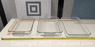 MaxSold Auction: Lot of 3 Rectangular Tempered Glass Baking Dishes (Pyrex/Anchor Hocking) - Warwick (Rhode Island, USA) SELLER MANAGED Reseller Online Auction - Warwick Avenue