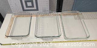 MaxSold Auction: Lot of 3 Rectangular Tempered Glass Baking Dishes (Pyrex/Anchor Hocking) - Warwick (Rhode Island, USA) SELLER MANAGED Reseller Online Auction - Warwick Avenue