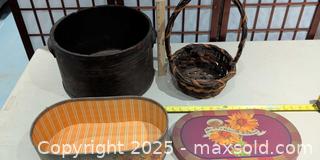 MaxSold Auction: Lot of 4 Decorative Containers (Wood & Wicker) - Warwick (Rhode Island, USA) SELLER MANAGED Reseller Online Auction - Warwick Avenue
