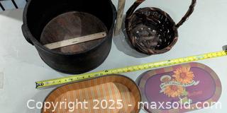 MaxSold Auction: Lot of 4 Decorative Containers (Wood & Wicker) - Warwick (Rhode Island, USA) SELLER MANAGED Reseller Online Auction - Warwick Avenue