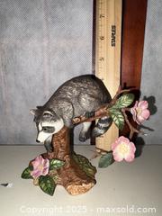 MaxSold Auction: Lot of 5 Ceramic/Porcelain Bird Figurines & Floral Jewelry Box - Warwick (Rhode Island, USA) SELLER MANAGED Reseller Online Auction - Warwick Avenue