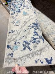 MaxSold Auction: Madison Home MAD600C-8 8' x 10' White/Marine Polypropylene Rug - Warwick (Rhode Island, USA) SELLER MANAGED Reseller Online Auction - Warwick Avenue