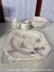 MaxSold Auction: Mikasa Gold Brocade F3029/004 5-Piece Porcelain Serving Set - Warwick (Rhode Island, USA) SELLER MANAGED Reseller Online Auction - Warwick Avenue