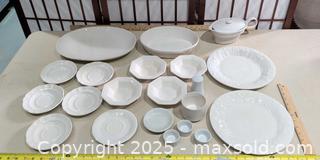 MaxSold Auction: Mixed White Ceramic/Porcelain Dinnerware Set, 22 Pieces - Warwick (Rhode Island, USA) SELLER MANAGED Reseller Online Auction - Warwick Avenue
