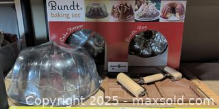 MaxSold Auction: Nordic Ware Bundt Baking Set with Cake Dome & Longaberger Mold - Warwick (Rhode Island, USA) SELLER MANAGED Reseller Online Auction - Warwick Avenue