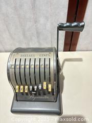 MaxSold Auction: Paymaster Series S-600 8-Column Mechanical Adding Machine - Warwick (Rhode Island, USA) SELLER MANAGED Reseller Online Auction - Warwick Avenue