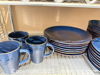 MaxSold Auction: Pfaltzgraff Everyday Deep Blue Ceramic Dinnerware Set - Warwick (Rhode Island, USA) SELLER MANAGED Reseller Online Auction - Warwick Avenue