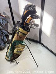 MaxSold Auction: Set of 2 Golf Carry/Stand Bags with Clubs (Callaway + Other) - Warwick (Rhode Island, USA) SELLER MANAGED Reseller Online Auction - Warwick Avenue