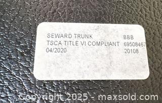 MaxSold Auction: Seward Trunk Road Case, Black, 30.75 x 16 x 16.75 in - Warwick (Rhode Island, USA) SELLER MANAGED Reseller Online Auction - Warwick Avenue