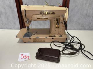 MaxSold Auction: Singer 403A Slant Needle Electric Sewing Machine (Table-Top) - Warwick (Rhode Island, USA) SELLER MANAGED Reseller Online Auction - Warwick Avenue