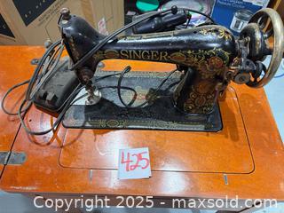 MaxSold Auction: Singer Vintage Table/Cabinet Sewing Machine  - Warwick (Rhode Island, USA) SELLER MANAGED Reseller Online Auction - Warwick Avenue