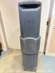 MaxSold Auction: SKB 50in Hard Rolling Travel/Storage Case Gray - Warwick (Rhode Island, USA) SELLER MANAGED Reseller Online Auction - Warwick Avenue