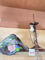 MaxSold Auction: Stained Glass Floral Tiffany-Style Lamp with Metal Base - Warwick (Rhode Island, USA) SELLER MANAGED Reseller Online Auction - Warwick Avenue