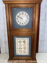 MaxSold Auction: Vintage Noel Wood Craft mantel clock - Warwick (Rhode Island, USA) SELLER MANAGED Reseller Online Auction - Warwick Avenue