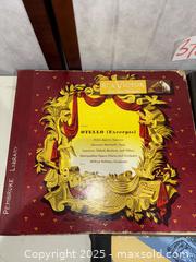 MaxSold Auction: Vintage RCA Victor Red Seal Sets - Warwick (Rhode Island, USA) SELLER MANAGED Reseller Online Auction - Warwick Avenue