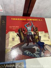 MaxSold Auction: Vintage RCA Victor Red Seal Sets - Warwick (Rhode Island, USA) SELLER MANAGED Reseller Online Auction - Warwick Avenue