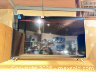 MaxSold Auction: VIZIO M60-C3 (M60) 60-inch M-Series TV - Warwick (Rhode Island, USA) SELLER MANAGED Reseller Online Auction - Warwick Avenue