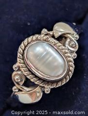 MaxSold Auction: Silver(2.19g)mother of Pearl Ring - Toronto (Ontario, Canada) PARTNER MANAGED Downsizing Online Auction - Queen Street East