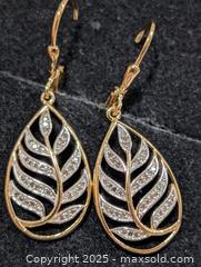 MaxSold Auction: Silver(3.48g) Diamond(0.20ct) Earring  - Toronto (Ontario, Canada) PARTNER MANAGED Downsizing Online Auction - Queen Street East