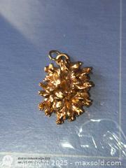 MaxSold Auction: Gold Pendant Floral Design pattern - South Frontenac (Ontario, Canada) SELLER MANAGED Downsizing Online Auction - Battersea Road