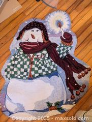 MaxSold Auction:  HOOKED RUG  FLOOR MAT -FROSTY - Loyalist (Ontario, Canada) SELLER MANAGED Downsizing Online Auction - Main Street