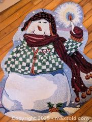 MaxSold Auction:  HOOKED RUG  FLOOR MAT -FROSTY - Loyalist (Ontario, Canada) SELLER MANAGED Downsizing Online Auction - Main Street