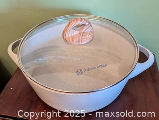 MaxSold Auction: NEW MASTER CLASS  INDUCTION 8 QUART COVERED POT - Loyalist (Ontario, Canada) SELLER MANAGED Downsizing Online Auction - Main Street