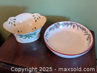 MaxSold Auction: PAIR OF CHRISTMAS THEMED DISHES - Loyalist (Ontario, Canada) SELLER MANAGED Downsizing Online Auction - Main Street