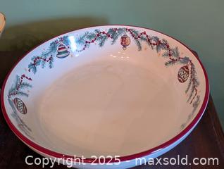 MaxSold Auction: PAIR OF CHRISTMAS THEMED DISHES - Loyalist (Ontario, Canada) SELLER MANAGED Downsizing Online Auction - Main Street