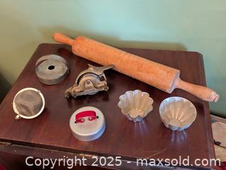 MaxSold Auction: VINTAGE LOT OF ANTIQUE KITCHEN ITEMS  - Loyalist (Ontario, Canada) SELLER MANAGED Downsizing Online Auction - Main Street