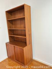 MaxSold Auction: Bookshelf and Cabinet C - Toronto (Ontario, Canada) Downsizing Online Auction - Eden Valley Drive