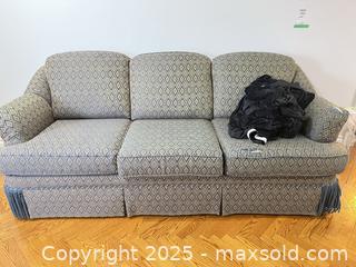 MaxSold Auction: Couch D - Toronto (Ontario, Canada) Downsizing Online Auction - Eden Valley Drive