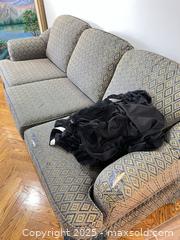 MaxSold Auction: Couch D - Toronto (Ontario, Canada) Downsizing Online Auction - Eden Valley Drive