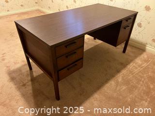 MaxSold Auction: Office/home desk - Toronto (Ontario, Canada) Downsizing Online Auction - Eden Valley Drive