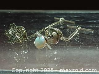 MaxSold Auction: 2 18K White Gold Pins Marked  - Toronto (Ontario, Canada) PARTNER MANAGED Reseller Online Auction - Queen Street West