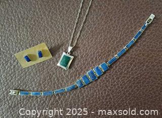 MaxSold Auction: 925 Silver Set Marked  - Toronto (Ontario, Canada) PARTNER MANAGED Reseller Online Auction - Queen Street West