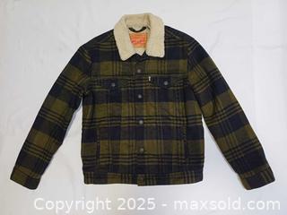 MaxSold Auction: Levi's Tartan Plaid Sherpa Lined Trucker Jacket Size M - Toronto (Ontario, Canada) PARTNER MANAGED Reseller Online Auction - Queen Street West
