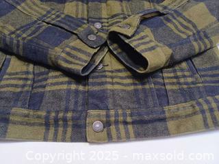 MaxSold Auction: Levi's Tartan Plaid Sherpa Lined Trucker Jacket Size M - Toronto (Ontario, Canada) PARTNER MANAGED Reseller Online Auction - Queen Street West