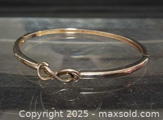 MaxSold Auction: Michael Hill Designer 925 Silver Infinity Bangle Marked with Box - Toronto (Ontario, Canada) PARTNER MANAGED Reseller Online Auction - Queen Street West