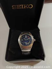 MaxSold Auction: Seiko Arctura Silver Men&#39;s Watch 5M42-0E49 - Toronto (Ontario, Canada) PARTNER MANAGED Reseller Online Auction - Queen Street West