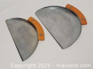 MaxSold Auction: Vintage Art Deco Chase Chrome Butterscotch Bakelite Silent Butler Crumb Trays Set - Toronto (Ontario, Canada) PARTNER MANAGED Reseller Online Auction - Queen Street West