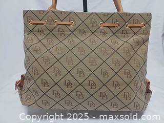 MaxSold Auction: Vintage Dooney and Bourke Signature Canvas Tote Shoulder Handbag  - Toronto (Ontario, Canada) PARTNER MANAGED Reseller Online Auction - Queen Street West