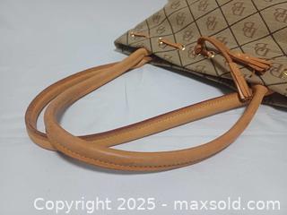 MaxSold Auction: Vintage Dooney and Bourke Signature Canvas Tote Shoulder Handbag  - Toronto (Ontario, Canada) PARTNER MANAGED Reseller Online Auction - Queen Street West