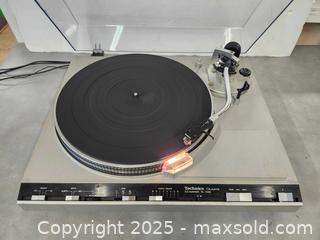 MaxSold Auction: Vintage Technics Turntable M SL-5300 - Toronto (Ontario, Canada) PARTNER MANAGED Reseller Online Auction - Queen Street West