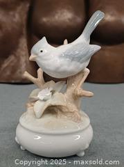 MaxSold Auction: Vintage Westland Porcelain Bird Music Box - Toronto (Ontario, Canada) PARTNER MANAGED Reseller Online Auction - Queen Street West