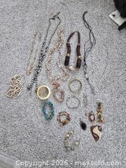 MaxSold Auction: Approx. 22-Piece Mixed Lot: Necklaces, Bracelets, Pendants, Earrings - Ashland (Massachusetts, USA) PARTNER MANAGED Downsizing Online Auction - Old Connecticut Path