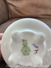 MaxSold Auction: Assorted porcelain & decorative collectibles lot - Ashland (Massachusetts, USA) PARTNER MANAGED Downsizing Online Auction - Old Connecticut Path