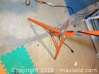 MaxSold Auction: HDX Dual-Head Tripod Work Light H1200DPT 120V 600W - Ashland (Massachusetts, USA) PARTNER MANAGED Downsizing Online Auction - Old Connecticut Path